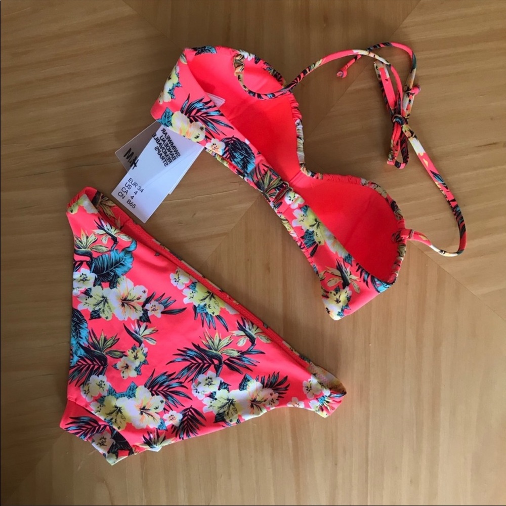 🏝 🌺 Tropical Bikini 🌺 🏝 - Picture 2 of 3
